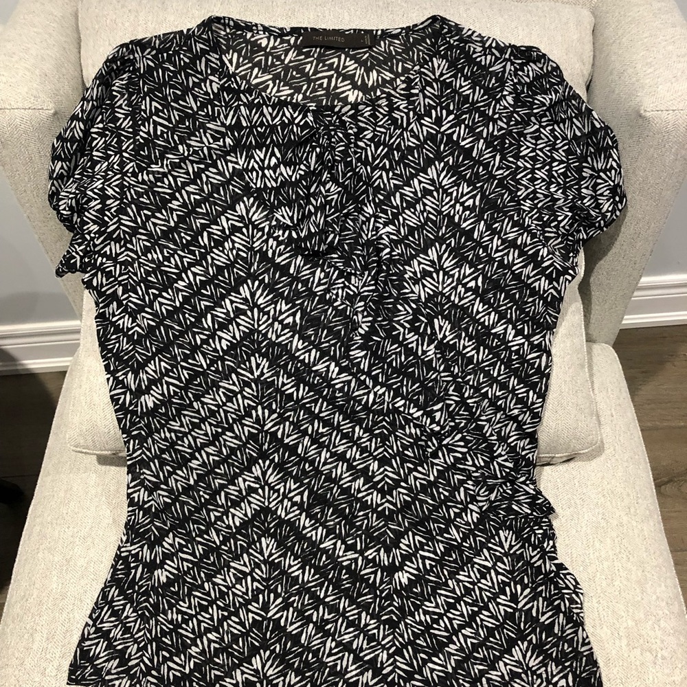 Black & white blouse